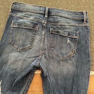 Express: Distressed Jeans